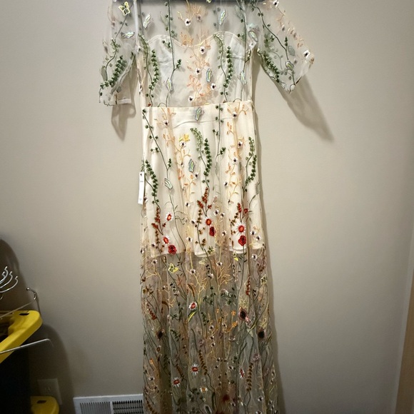 Red Dress Boutique Dresses & Skirts - Red Dress Boutique Cream Floral Maxi Dress